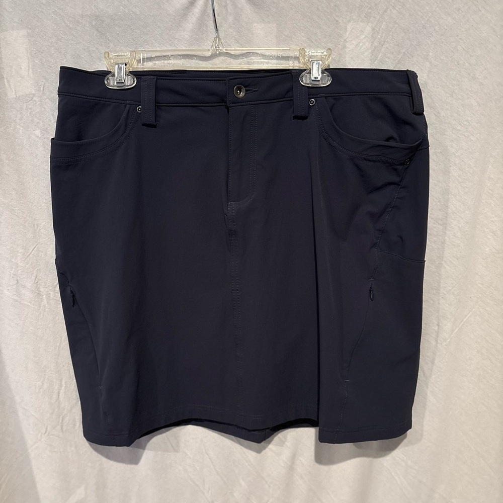 NWOT Duluth Trading Co Women’s Navy Dry on the Fly Skirt size 18
